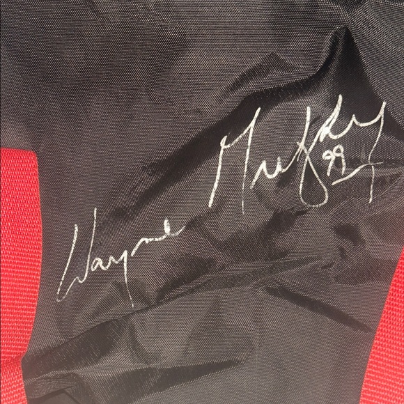 Coca Cola NFL Classic Black and Red Duffel Bag signed by Wayne Gretsky - Picture 3 of 11
